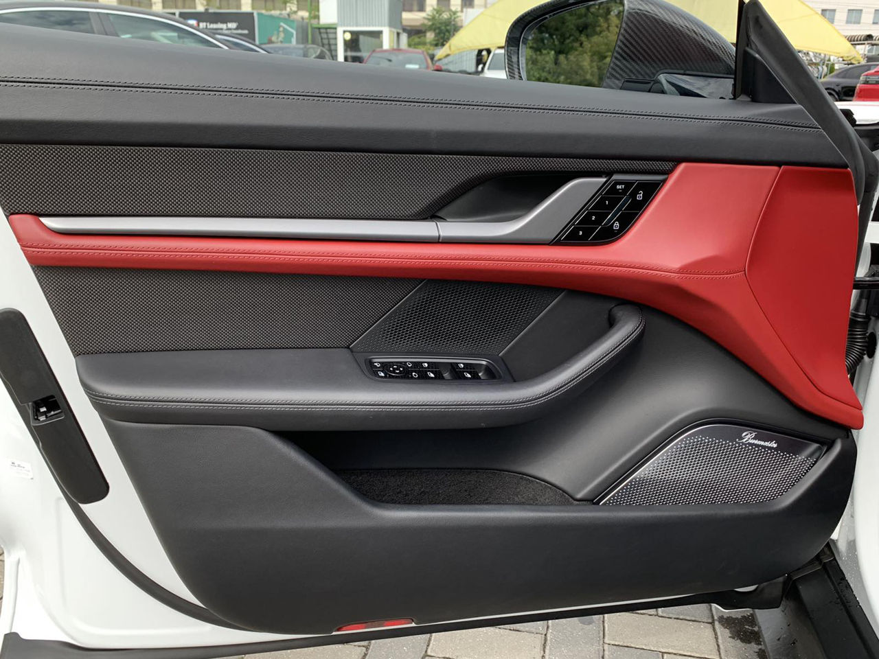 Porsche Taycan foto 6