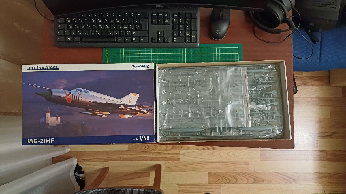eduard MiG-21MF Weekend edition machetă  foto 1