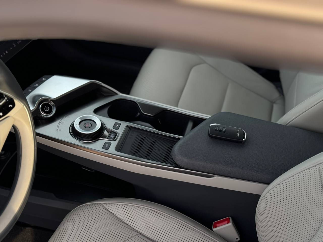 KIA EV6 фото 9