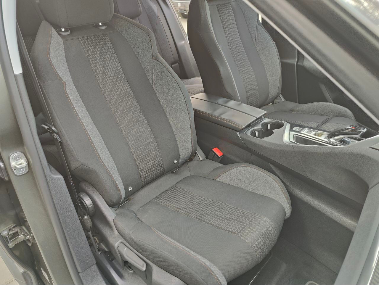 Peugeot 3008 foto 8