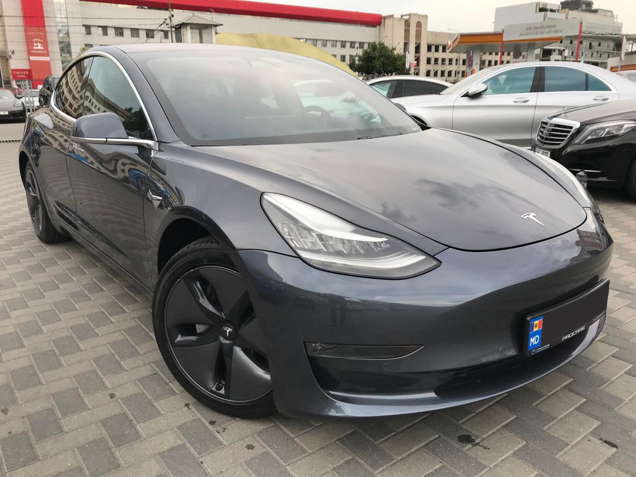 Tesla Model 3 foto 3
