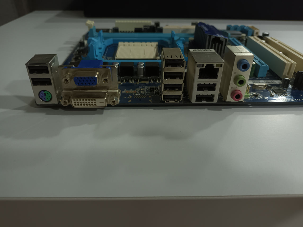 i/o shield plaque arriere en PLA pour GIGABYTE GA-945GZM-S2 REV 3.9