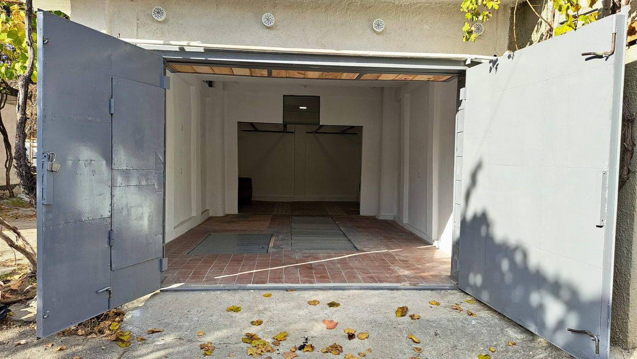 Garaj / Depozit *două mașini* Valea Trandafirilor (CCG 42), refăcut complet foto 2