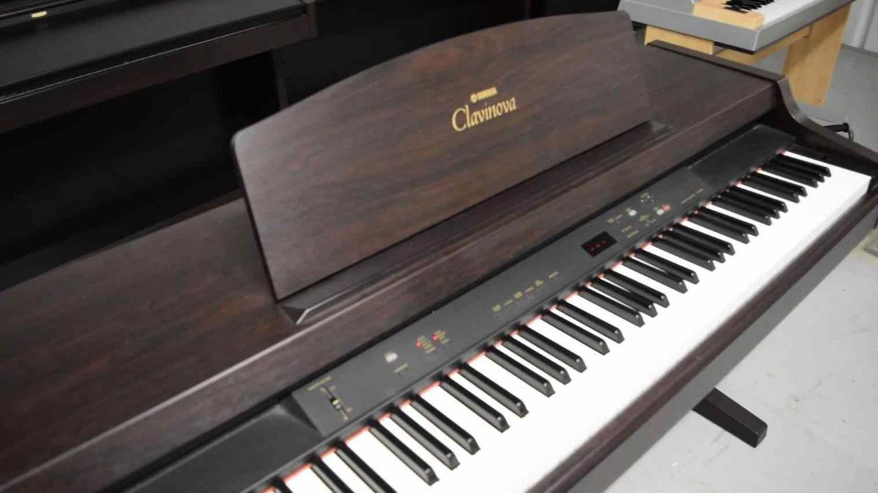 Yamaha Clavinova CLP 820