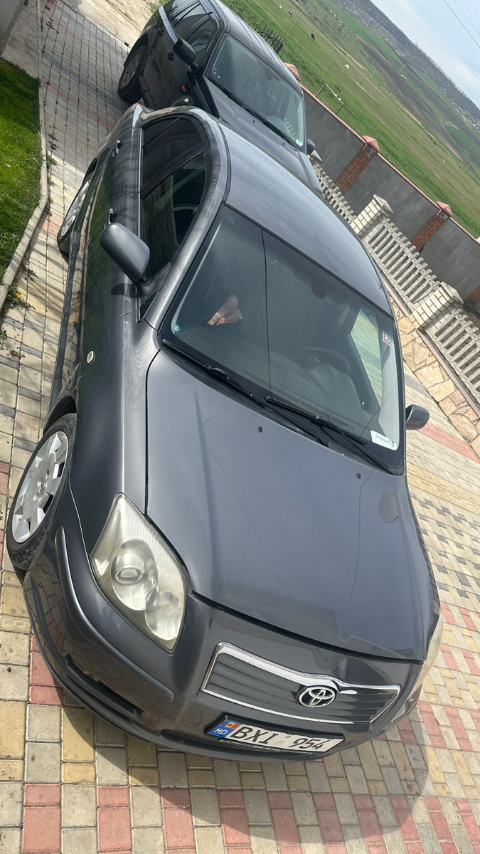 Toyota Avensis foto 3