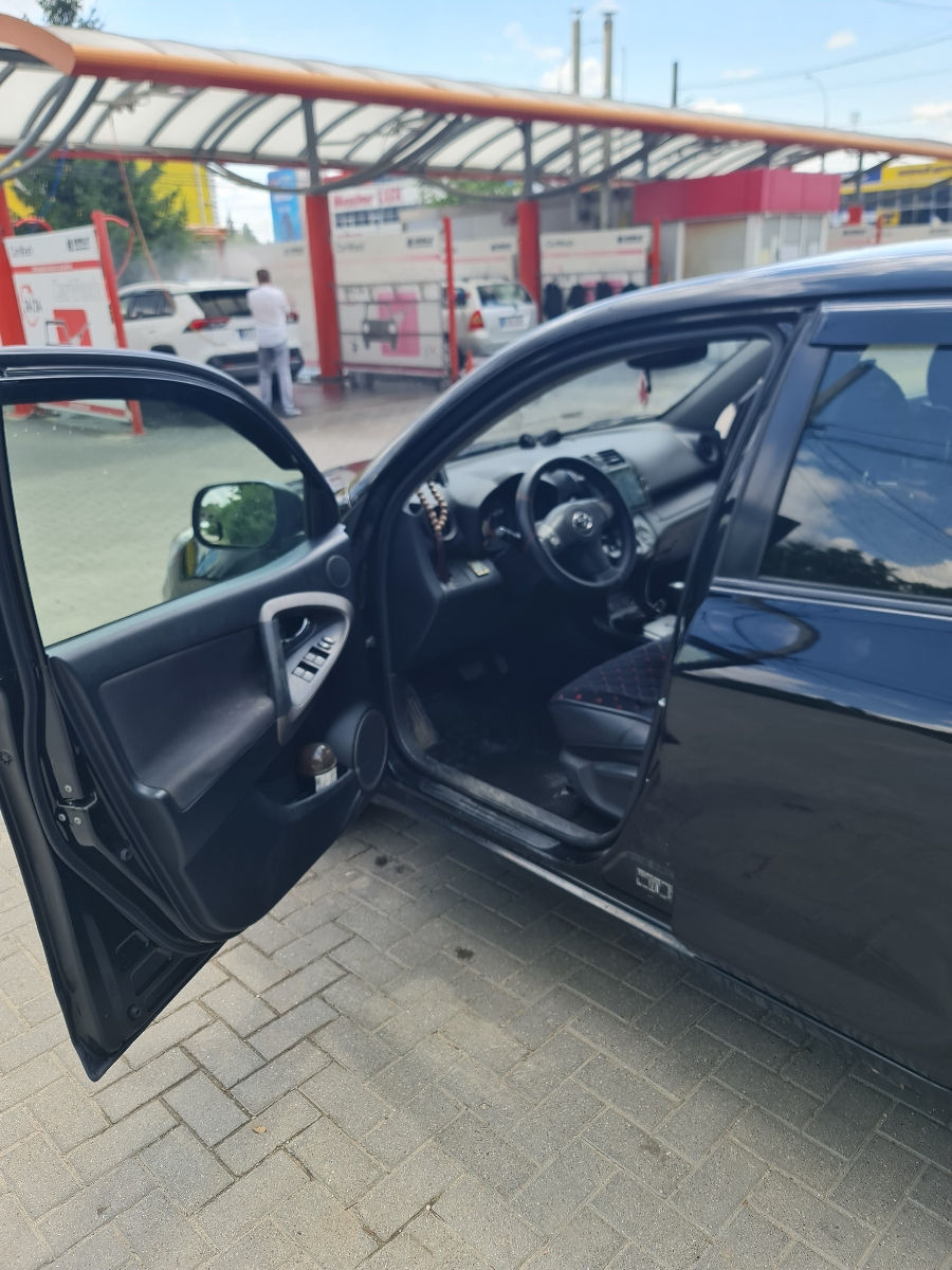 Toyota Rav 4 foto 2