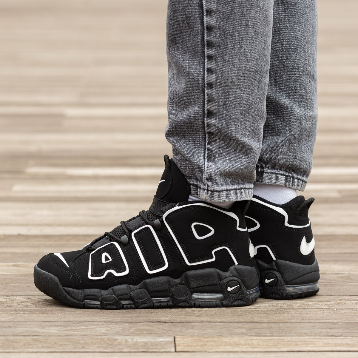 Nike Air More Uptempo Black/White Unisex foto 5