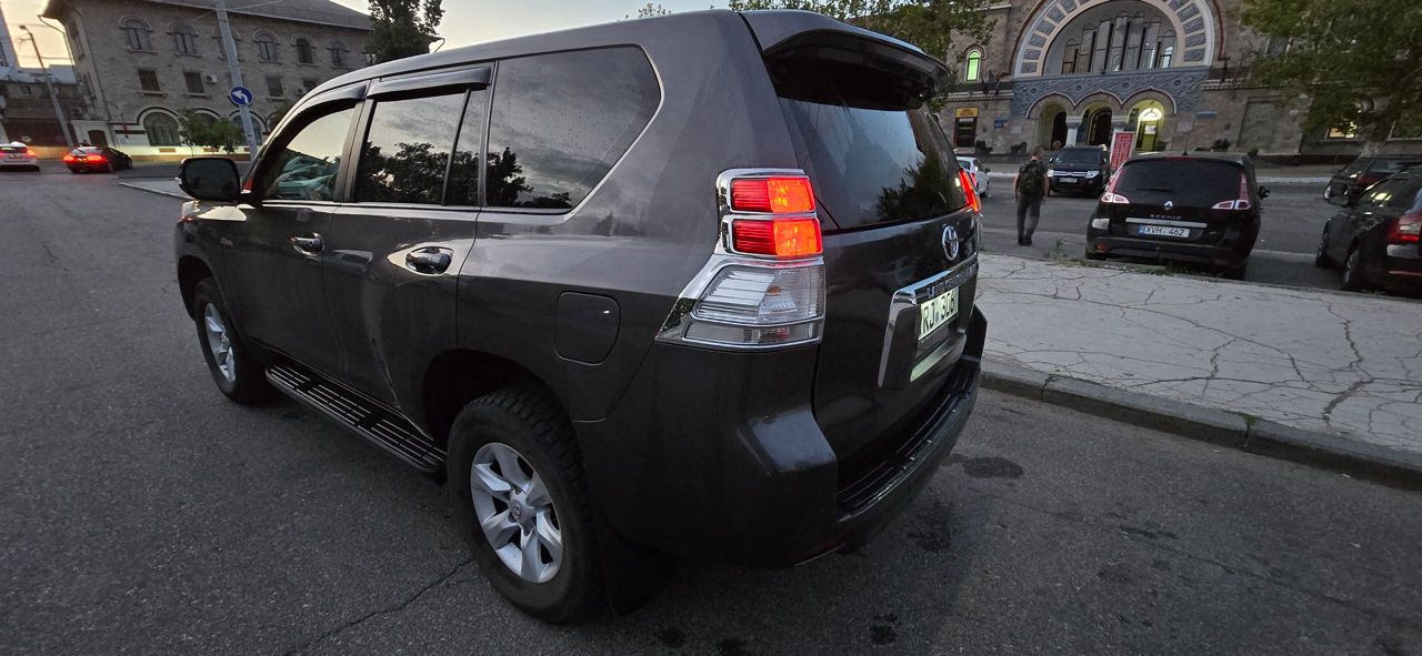 Toyota Land Cruiser Prado фото 3