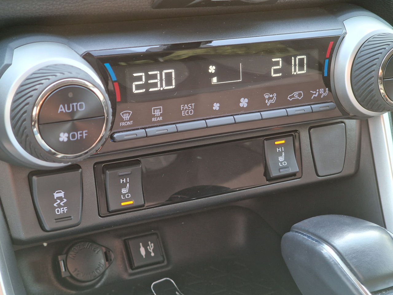 Toyota Rav 4 фото 15