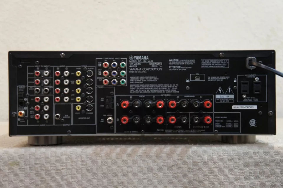 Yamaha RX-V457  6.1-Channel Digital Home Theater Receiver foto 2