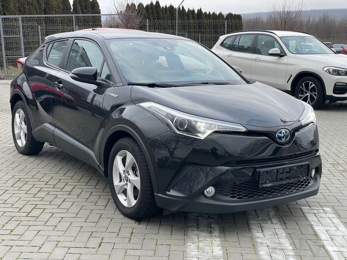 Toyota C-HR foto 0