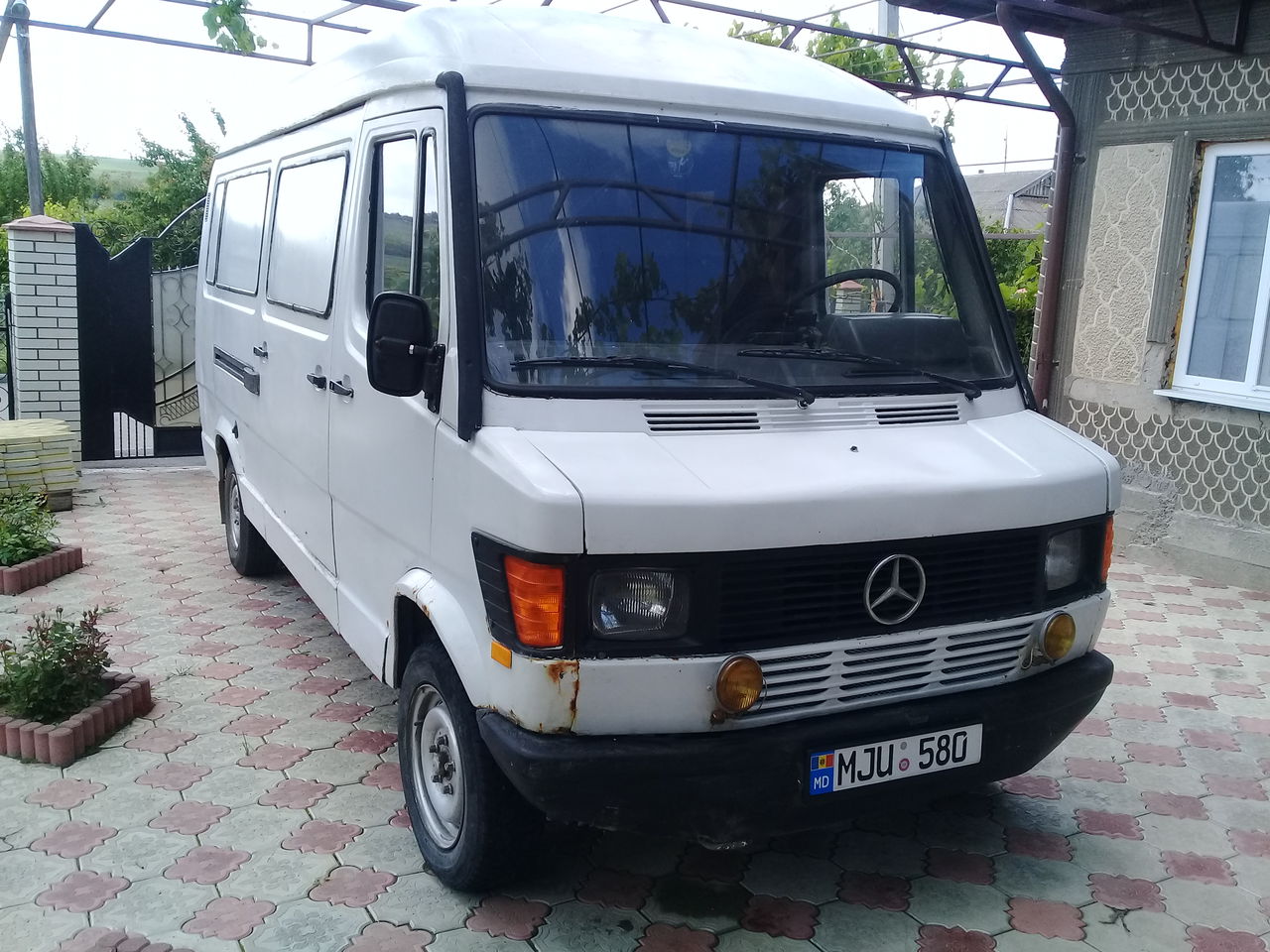 Бус57. Мерседес Бенц 310. Mercedes 310d. Мерседес бус 310. Мерседес бус 207-310.