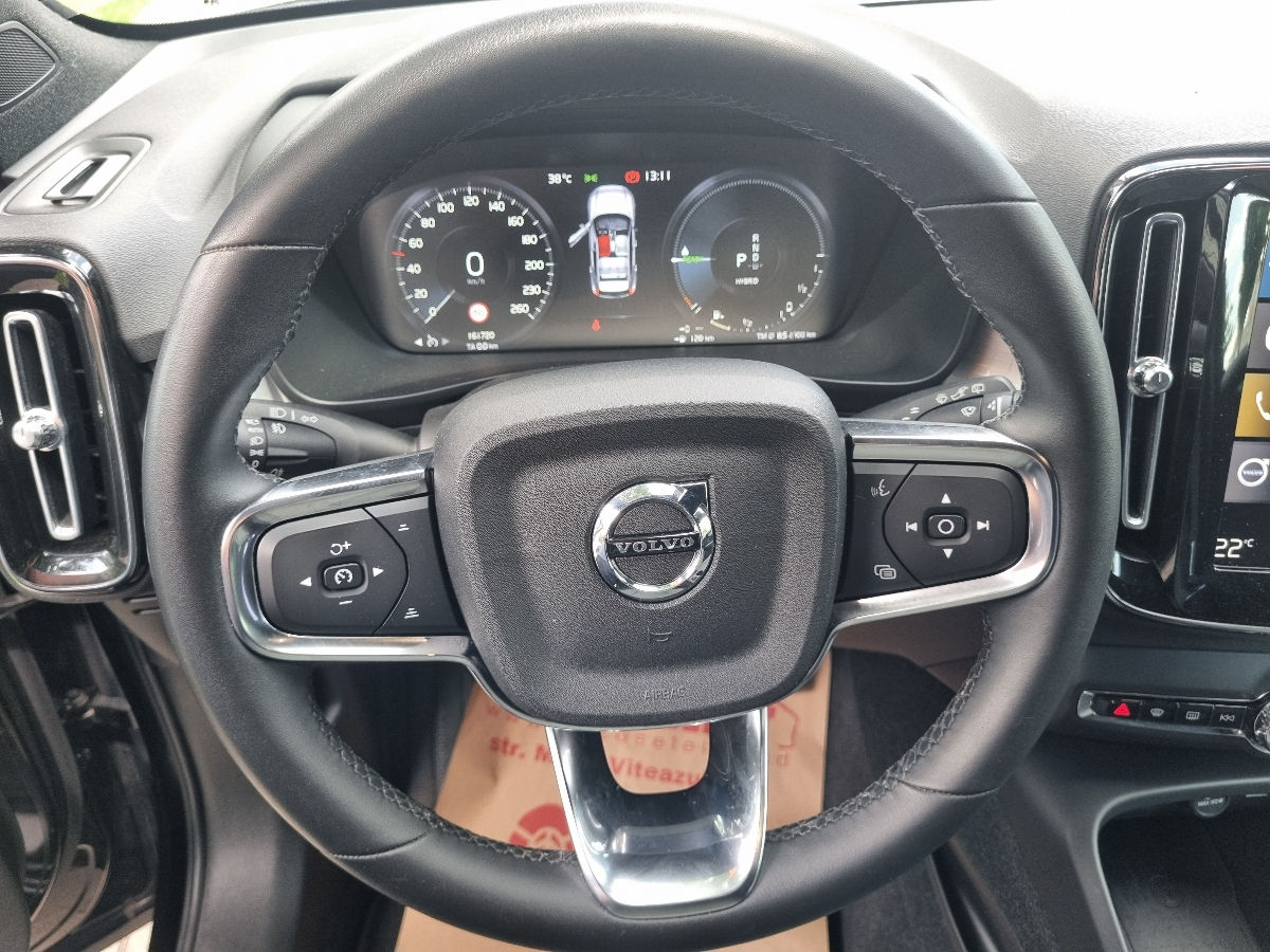 Volvo XC40 2023 photo 14