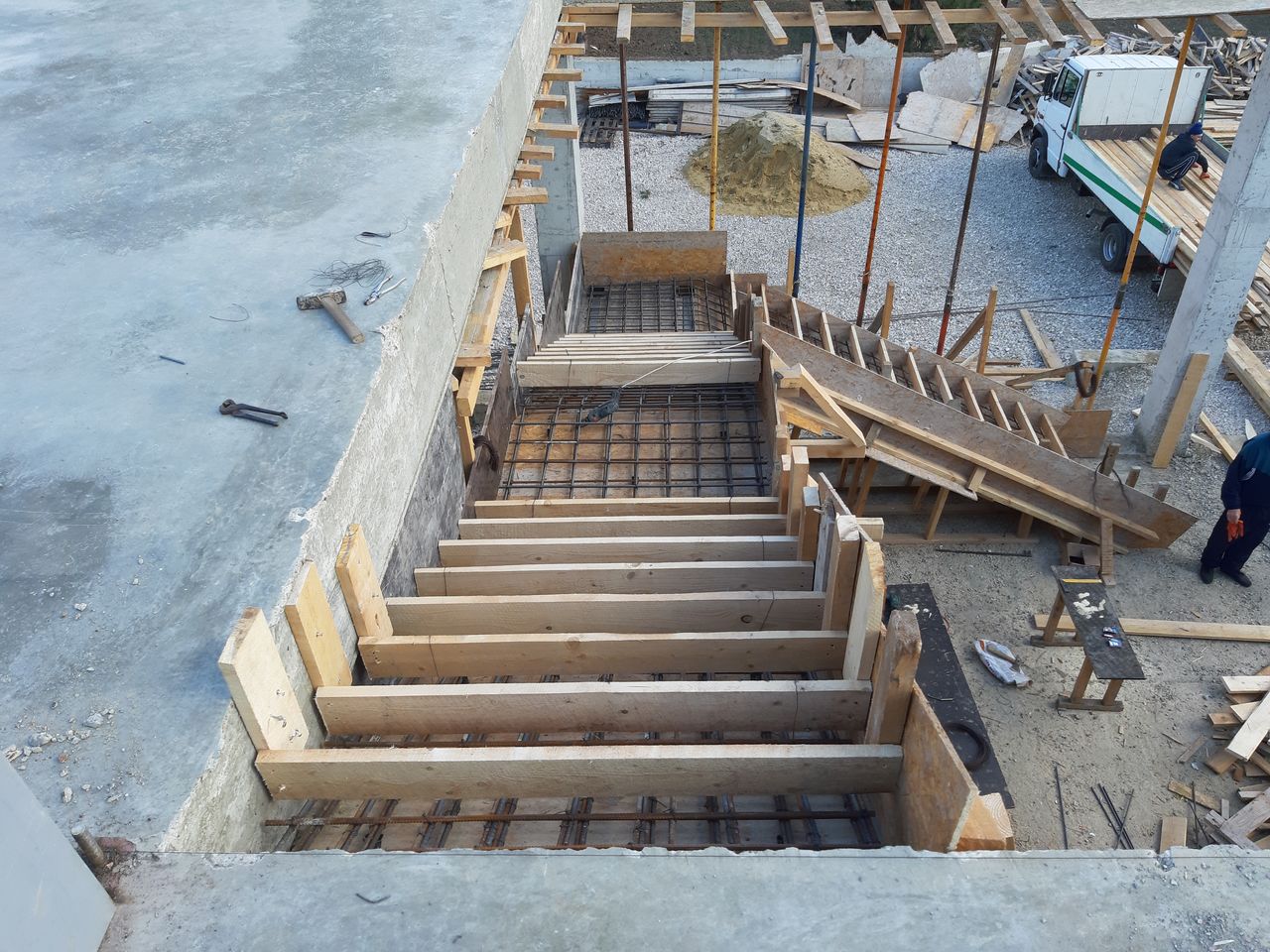 Scari din beton  лестнницы из бетона scari din beton armat foto 8
