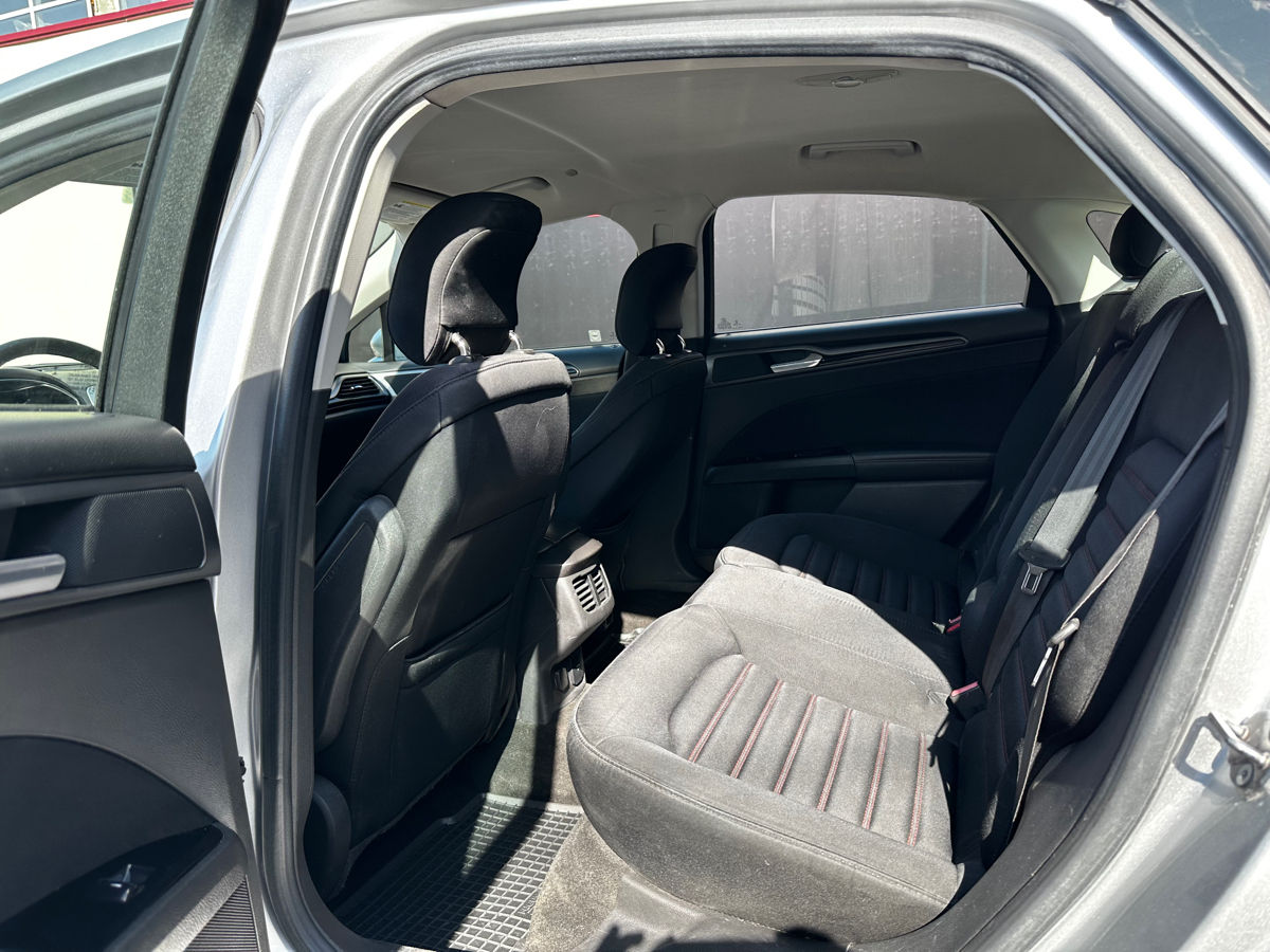 Ford Fusion foto 8