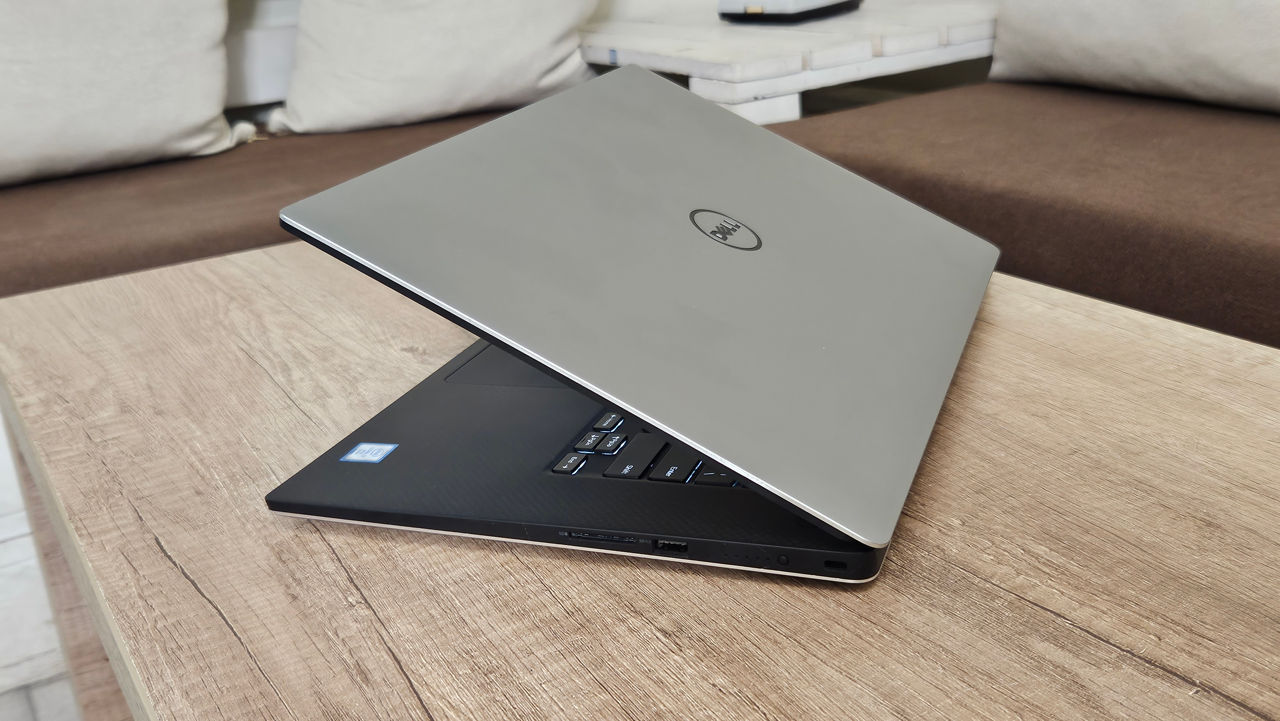 Dell XPS 15 4K (Core i7 6700HQ/16Gb DDR4/512Gb NVMe SSD/Nvidia GTX 960M, Touch) foto 2