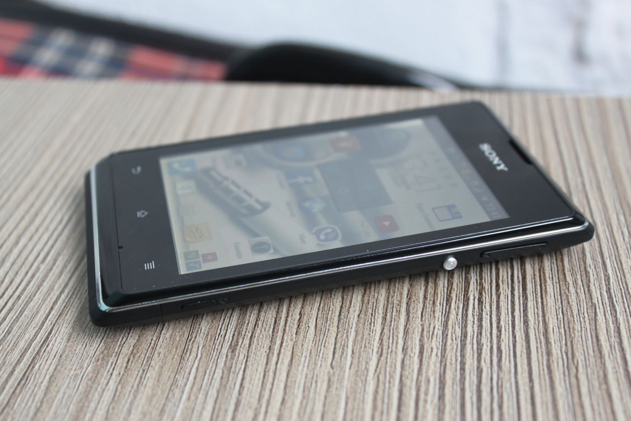 Sony Xperia E Dual C1605 Black 1200 Лей HD Voice ! В комплекте Коробка,  документы, кабель, зарядк