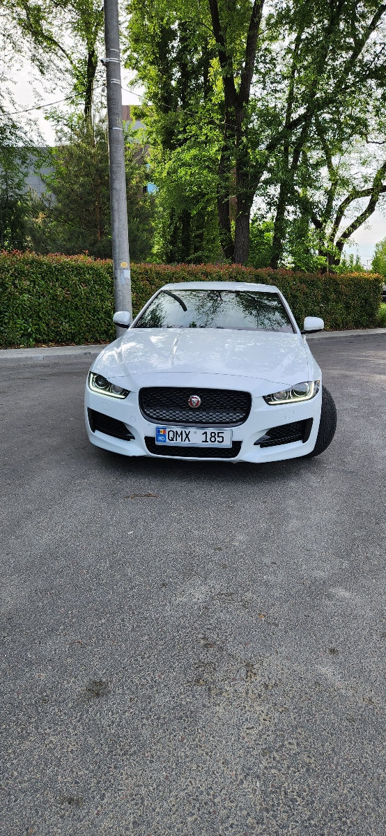 Jaguar XE фото 0