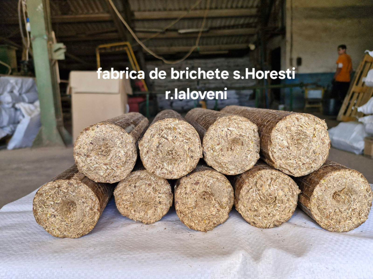 Brichete din lemn tare-prun, măr. Топливные брикеты из твердых пород - слива, яблоня. foto 5