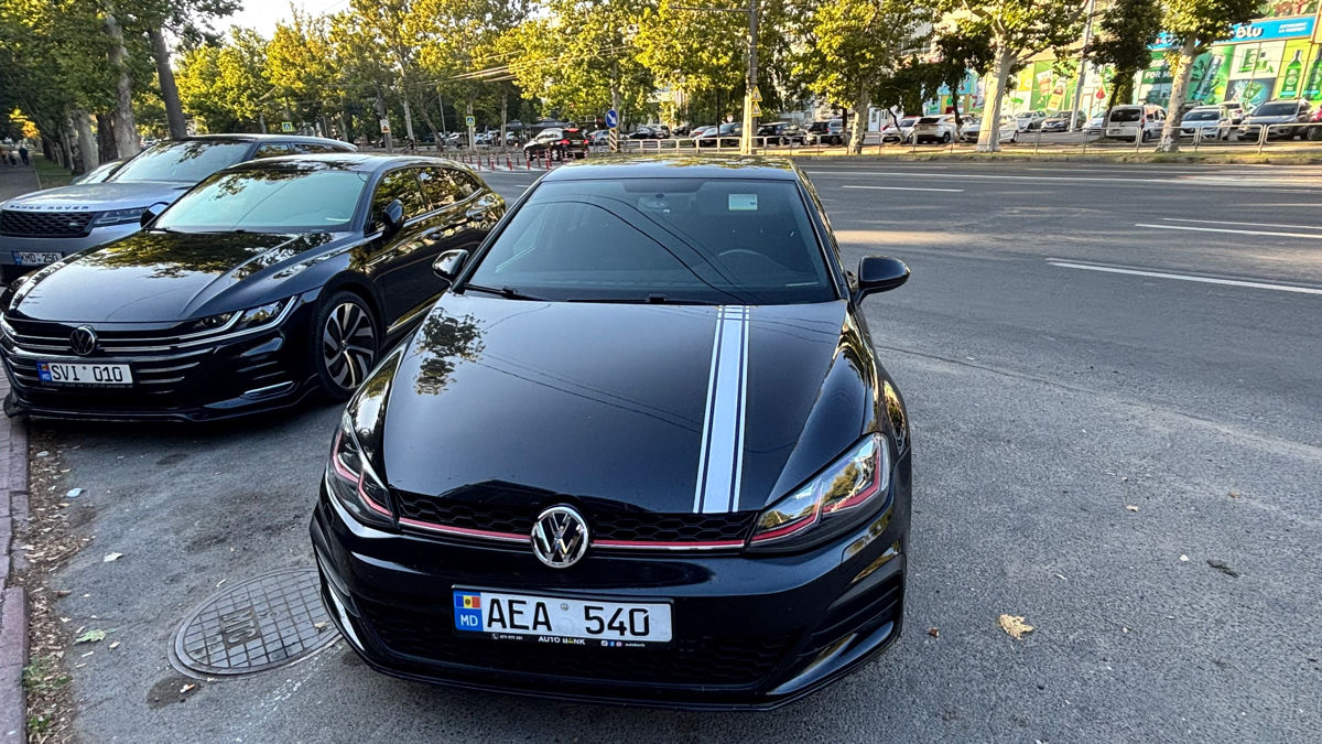 Volkswagen Golf foto 1