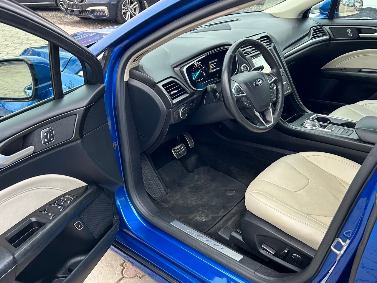 Ford Fusion foto 6