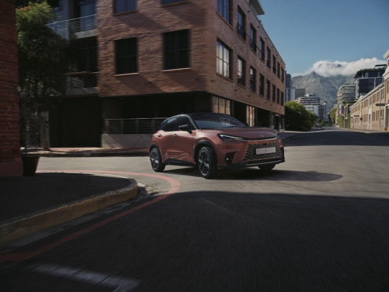Lexus LBX foto 3