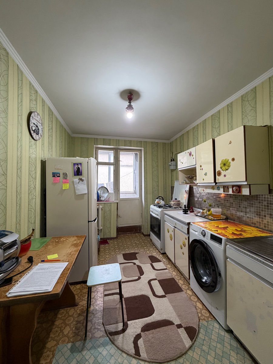 Apartament cu 3 camere, 72 m², 5 etaj