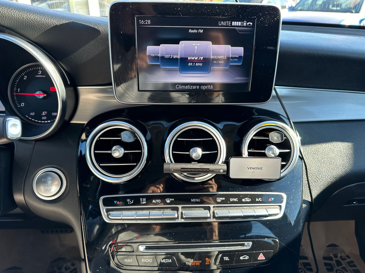 Mercedes GLC foto 12