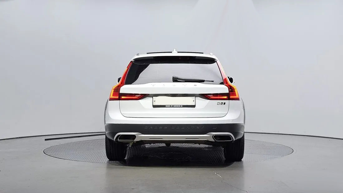 Volvo V90 Cross Country foto 3