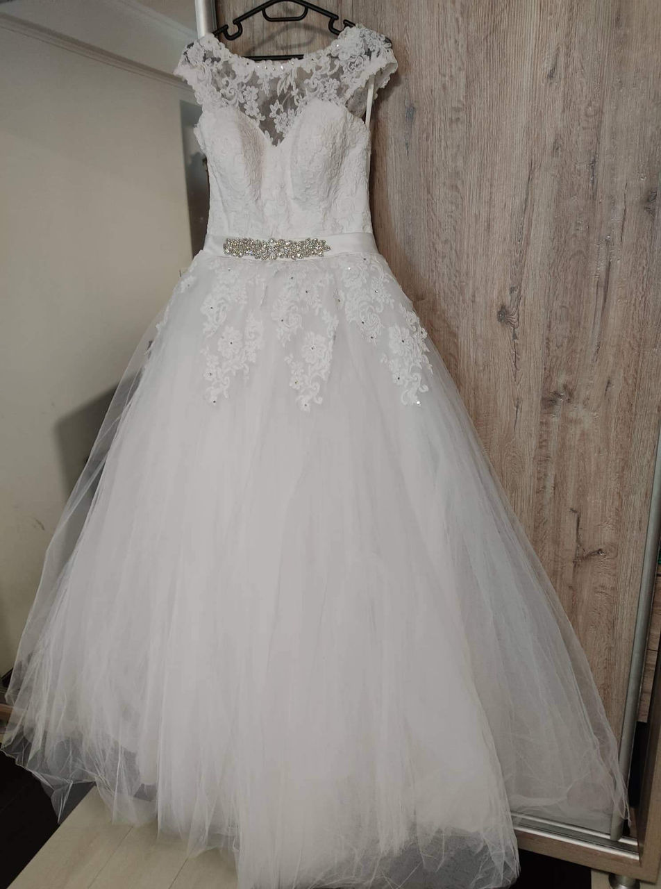 Rochie de mireasa doar o singura seara imbracata foto 3