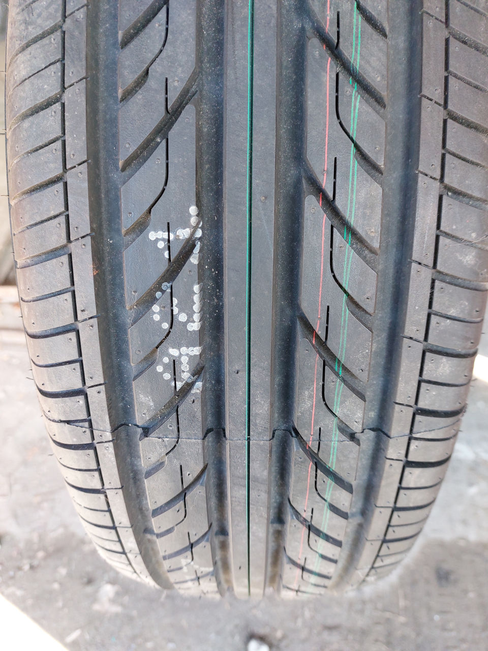 215/60 R16 продам резину 1 штука, под запаску или для других целей. фото 3