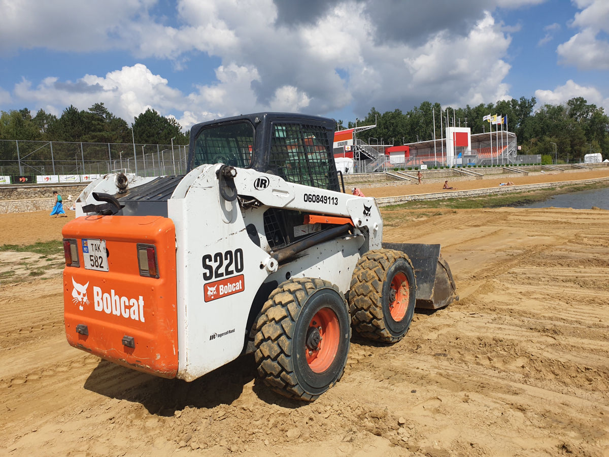 Bobcat kamaz demolarea si evacuare buldoexcavator ,вывоз стороительного мусора. foto 0