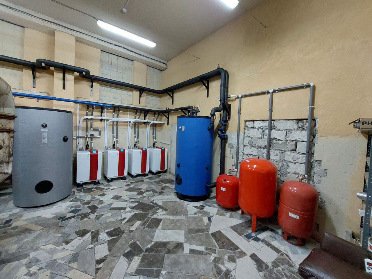 Pompa de caldura pentru incalzire, aer conditionat si apa calda foto 2
