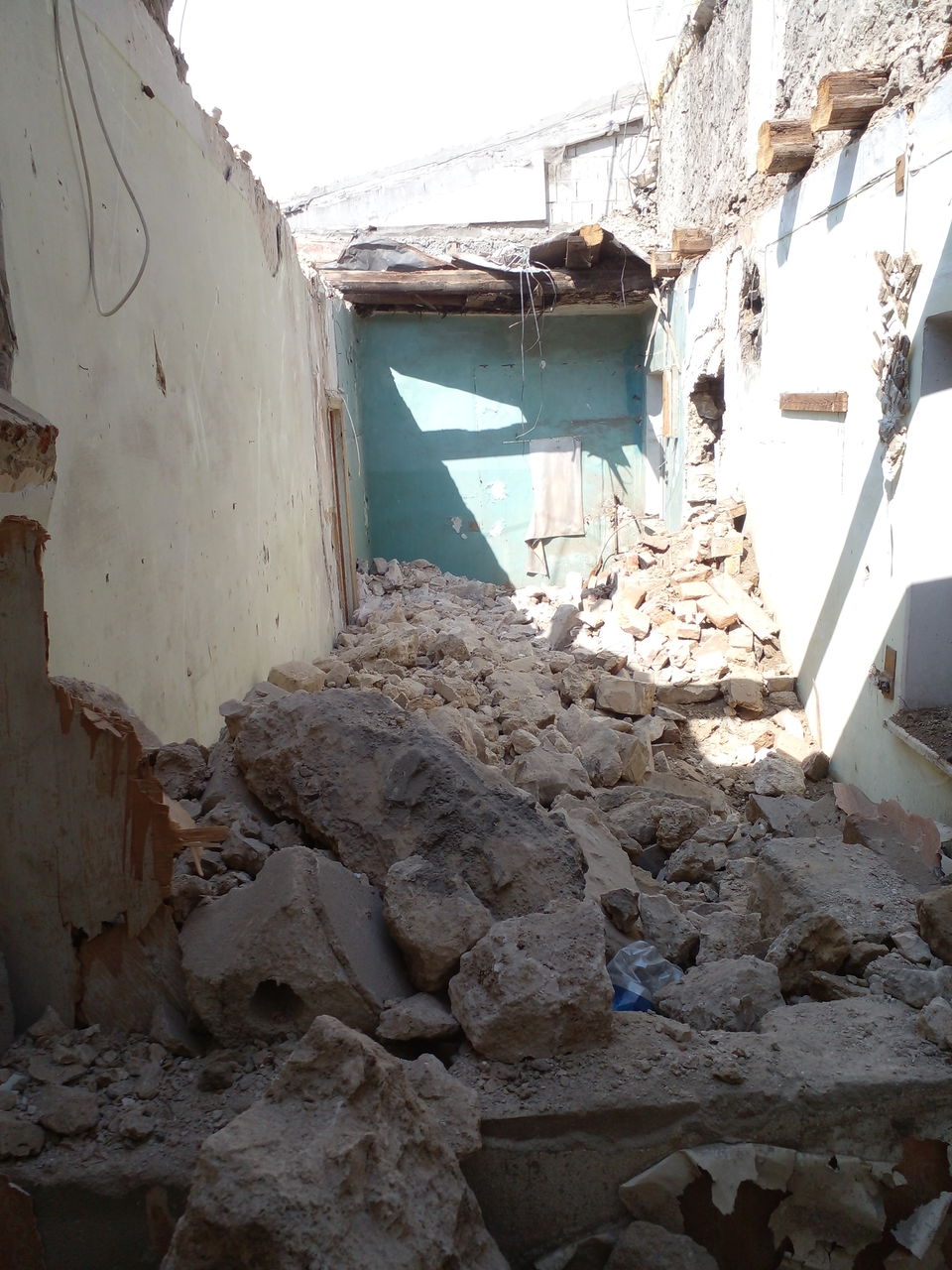 Executăm lucrări de demolare. foto 9