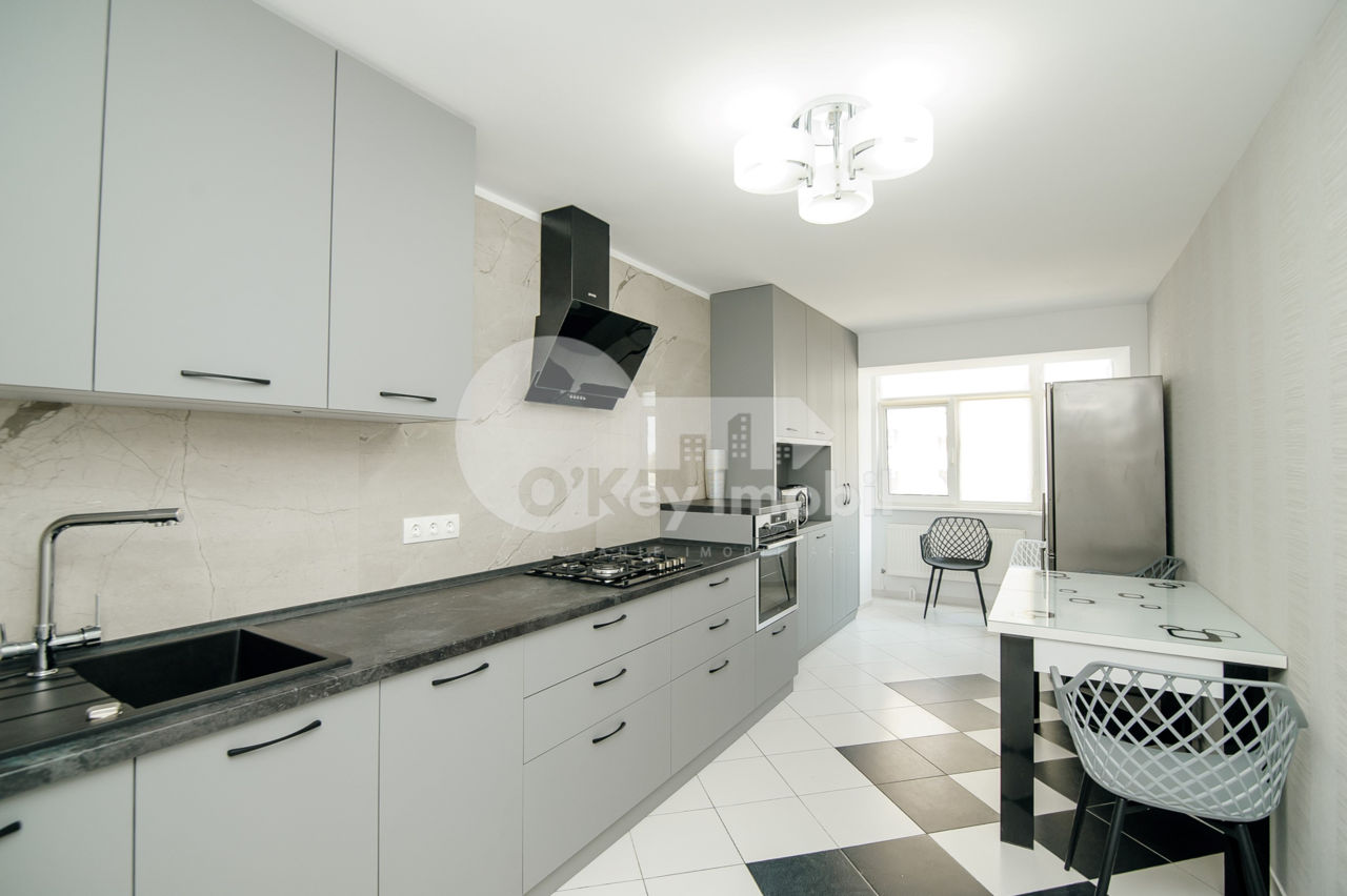 Apartament cu 3 camere, 95 m², Centru, Chișinău foto 0