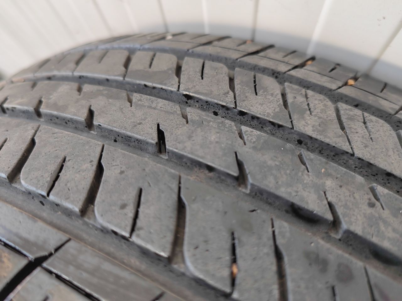 Dunlop Enasave 215/50/R17 летние в идеальном состоянии!