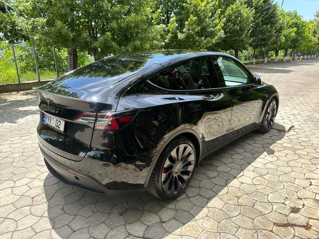 Tesla Model Y foto 3