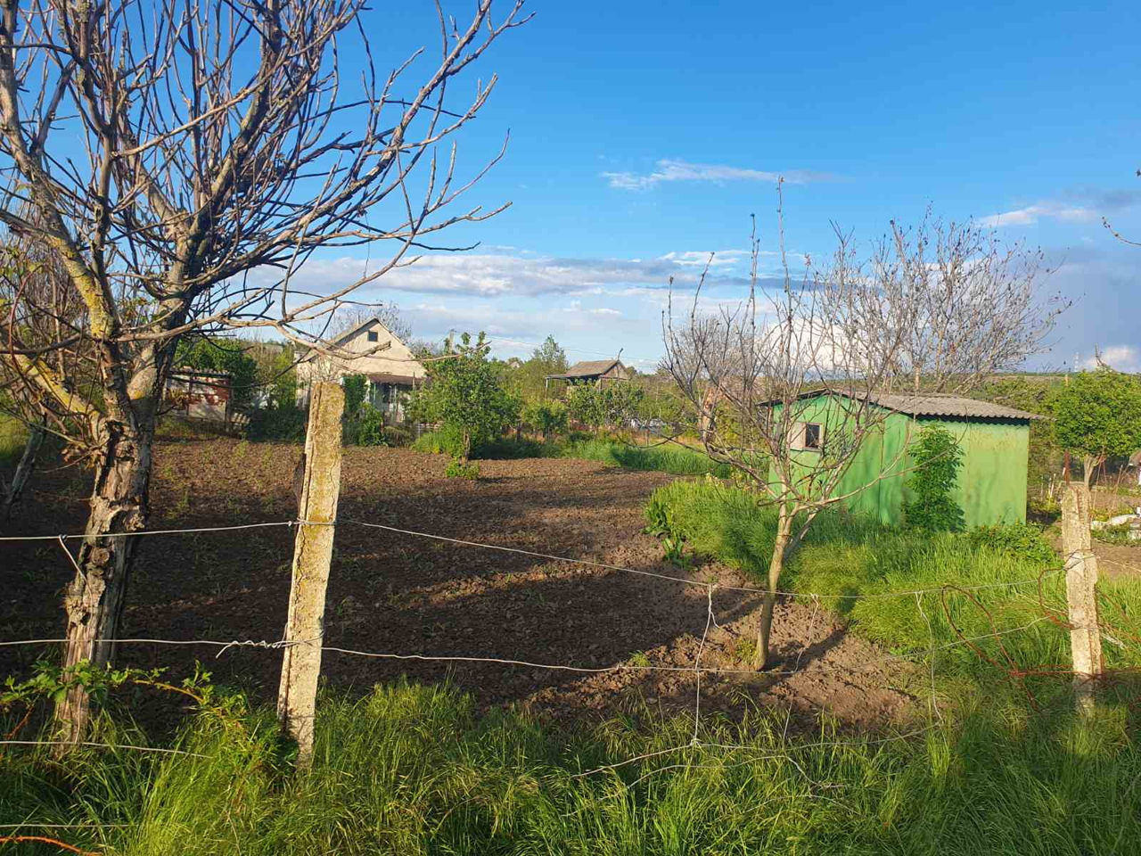 Teren-zona de vile "IP Jeleznodorojnic". La o distantă de 40 km. de or. Chișinău.