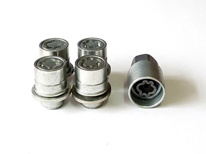 Extragem suruburi antifurt sekretka roti 24/24 Botanica foto 4