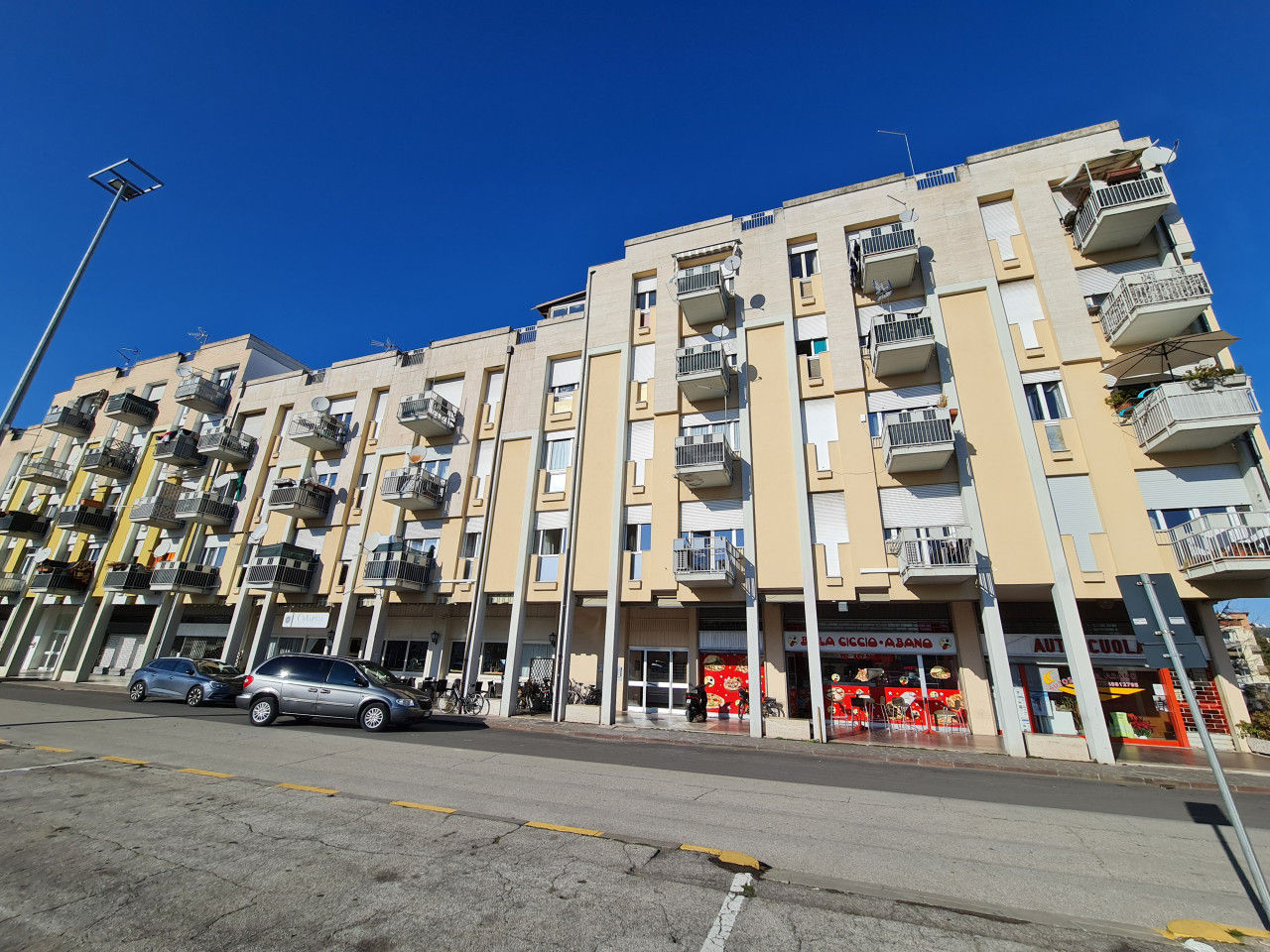 Apartament de vânzare în Abano Terme, Italia – 50 m²,complet renovat,  posibil de achitat in Bitcoin!