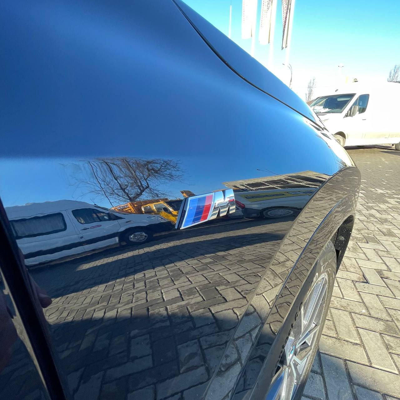 BMW iX1 фото 11