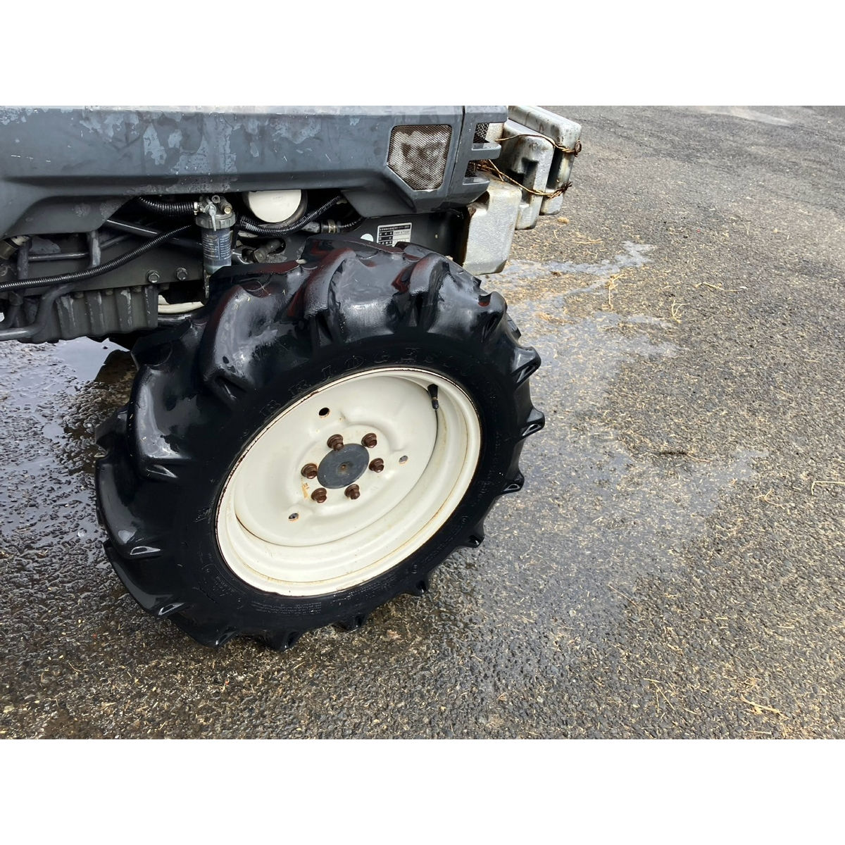 Kubota KT-30 este un tractor compact cu cabina + freza  foto 11