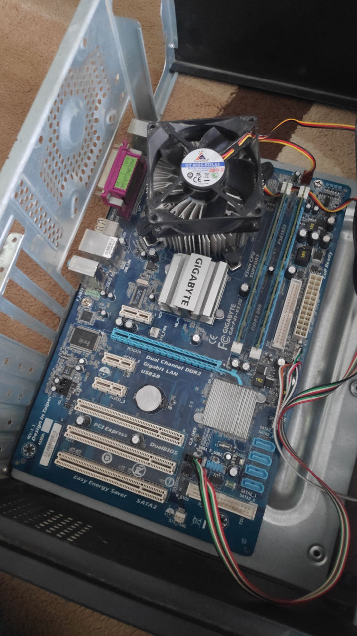 Gigabyte GA-P41-ES3G + Xeon E5440