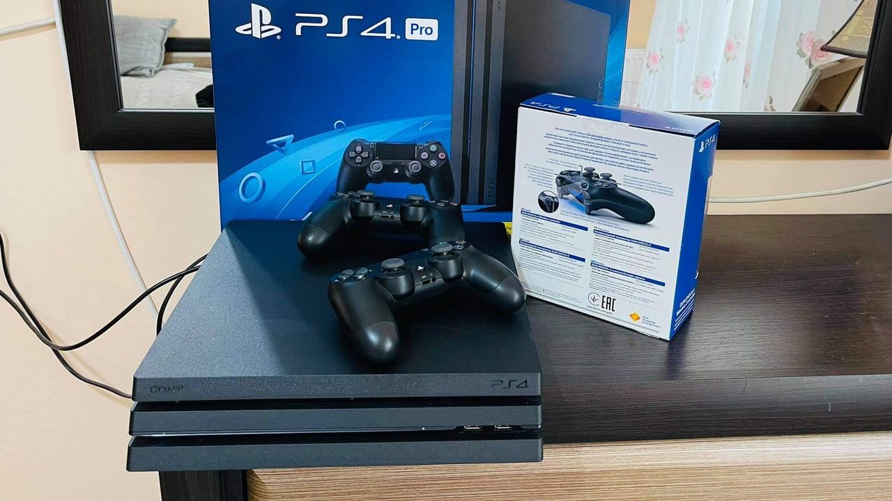 PS 4 PRO 1 TB nou