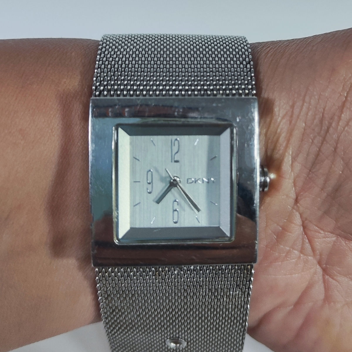 DKNY женские часы Quartz. Donna Karan New York.
 фото 0
