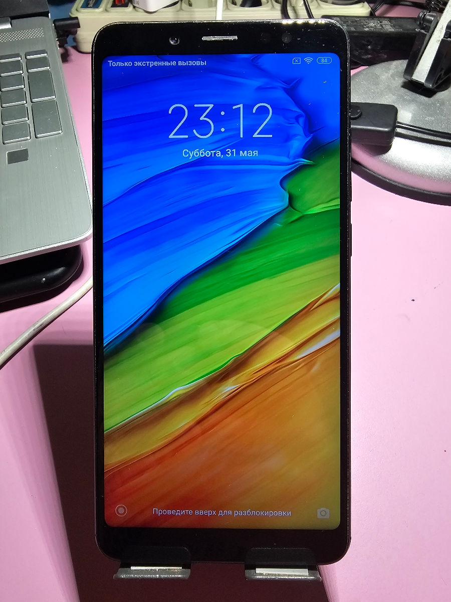 Xiaomi Redmi note 5 6/64 Gb. Чехол, кабель и зарядка в комплекте! фото 2