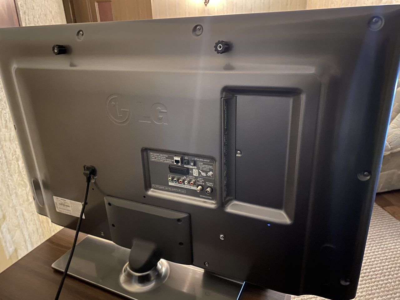Телевизор LG 42LB650V 42