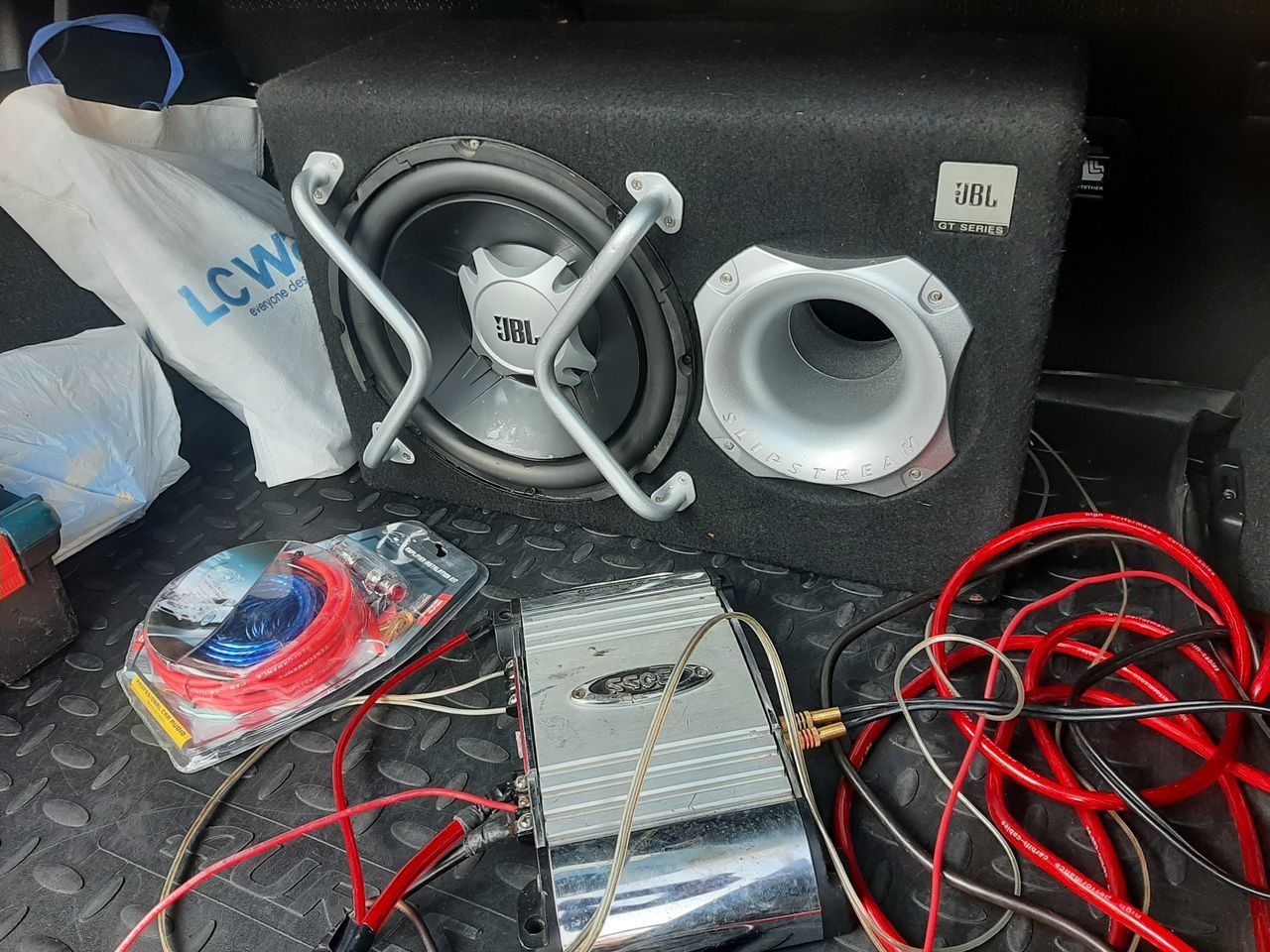 Буфер JBL GT1400w+ усилитель BOSS+новые провода = 155 евро