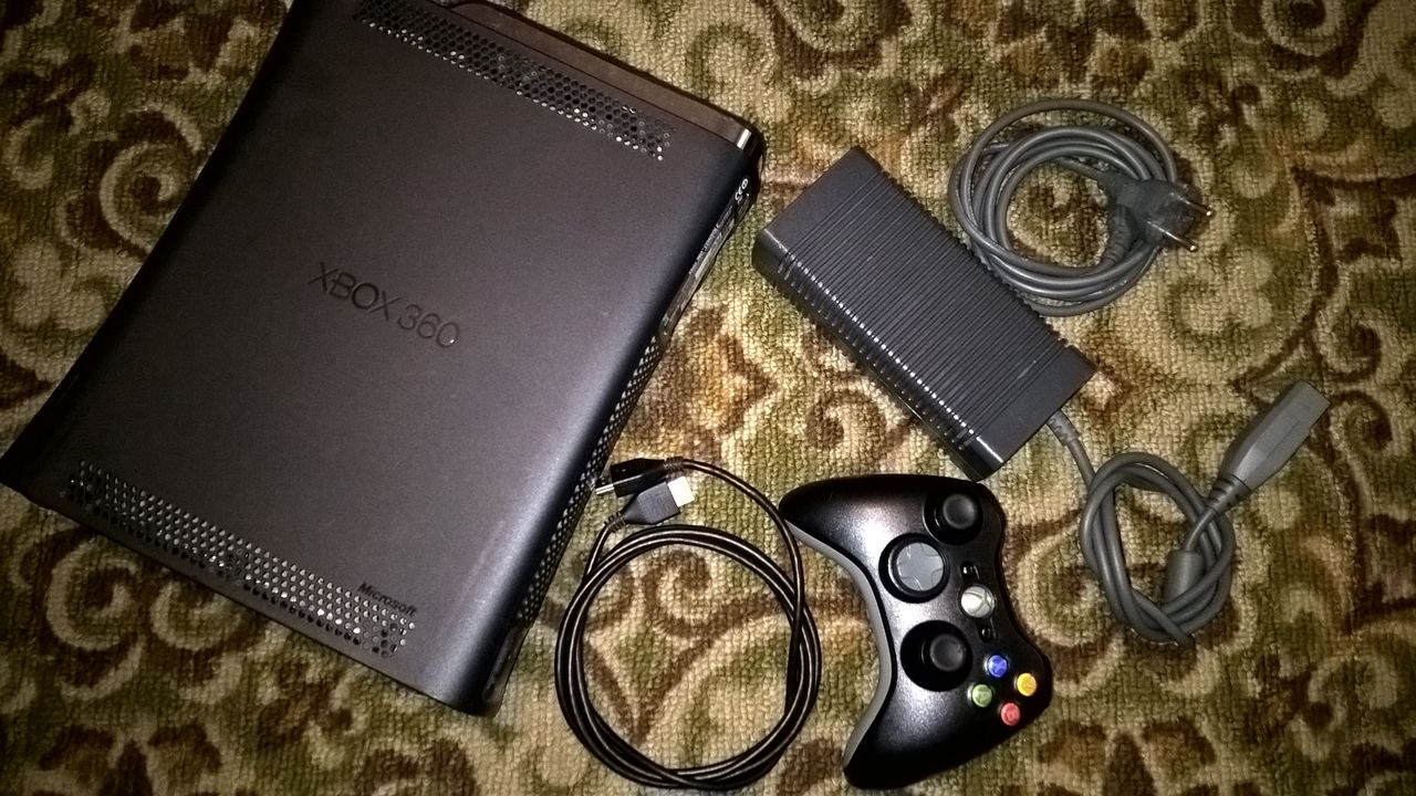 Microsoft Xbox 360 Black Elite Console 120GB HDD