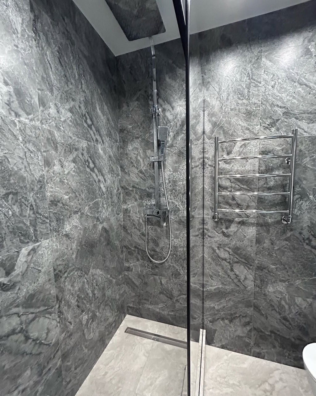 Invitam mesteri la reparatie in apartamente foto 1